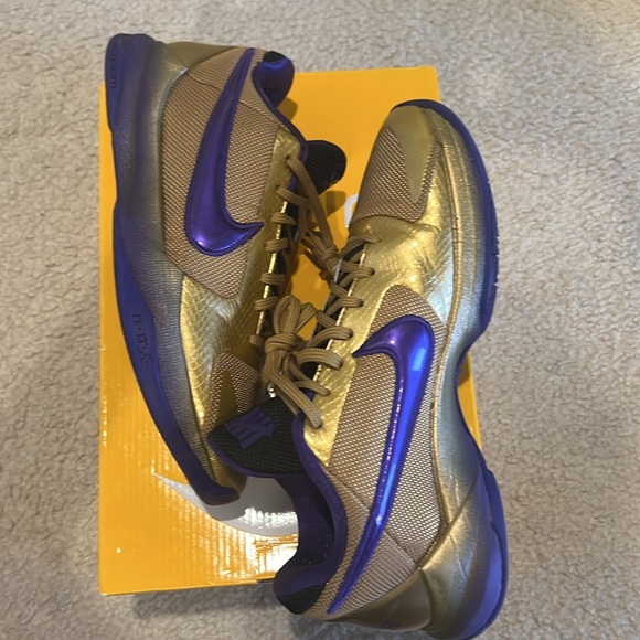 SOLD - Kobe V Protro Undefeated - Picture 7 of 9